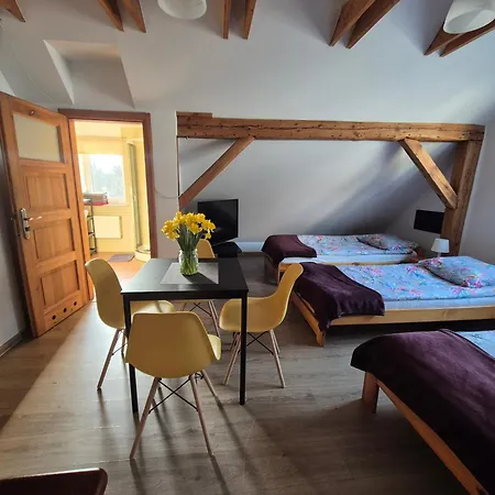 Rum i privatbostad U Jarka Z Ogrodem I Parkingiem