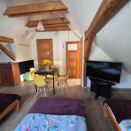 Rum i privatbostad U Jarka Z Ogrodem I Parkingiem *