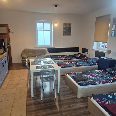 U Jarka Z Ogrodem I Parkingiem Rum i privatbostad Jelenia Góra