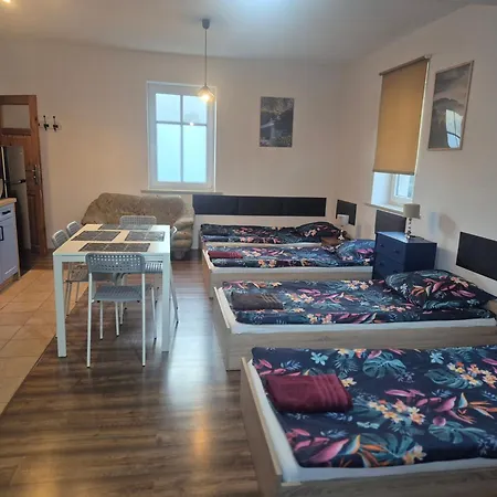 Privat bolig U Jarka Z Ogrodem I Parkingiem